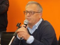 Toto-assessore, Perrella potrebbe ’piazzare’ in giunta un esterno(a)