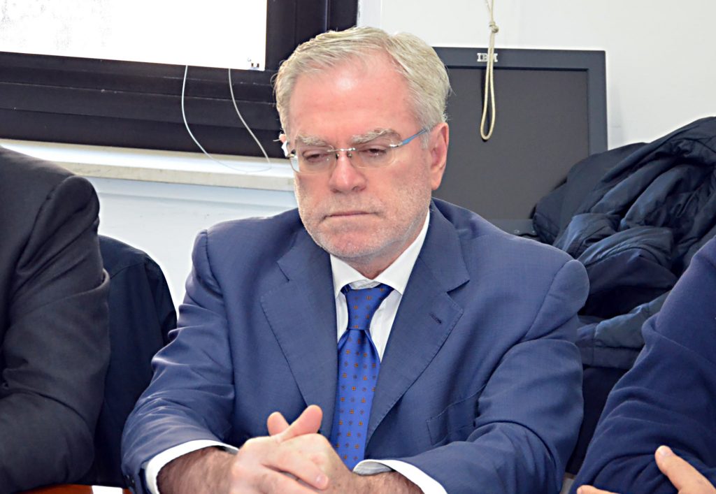 Il senatore Di Giacomo: «Tirato per la giacchetta vi dico cosa penso»