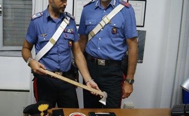 Frosolone, colpisce alle spalle il fratello con un’ascia: 50enne arrestato con l’accusa di tentato omicidio aggravato