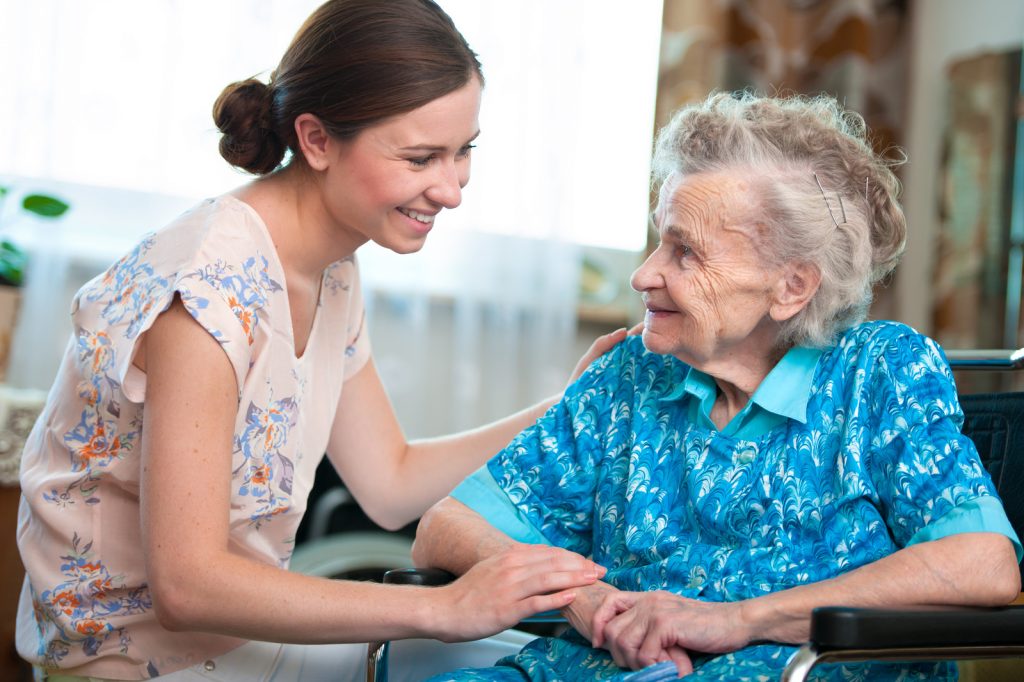 Caregiver ruolo fondamentale per la società, c’è il ddl che lo valorizza