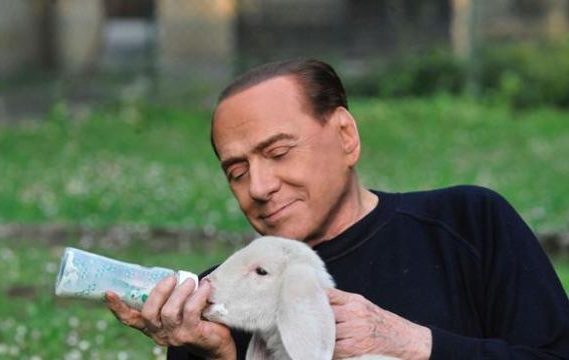 Berlusconi animalista manda su tutte le furie i cacciatori: «Siamo pochi? Ma all’avanguardia rispetto ai politici»