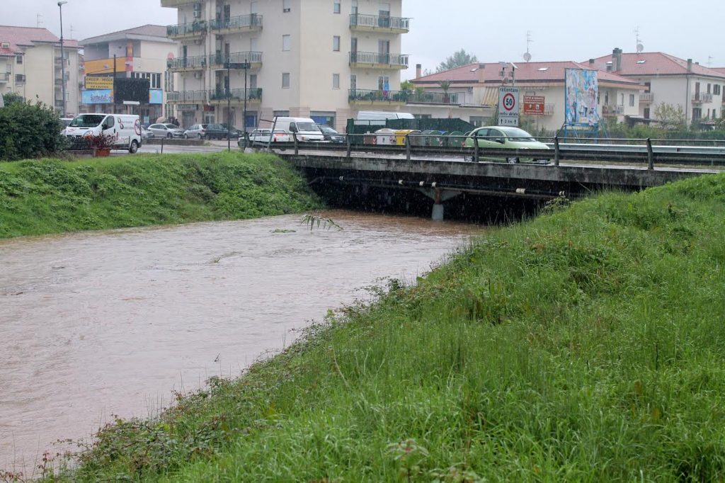 Ponte sul Rava, è il giorno buono