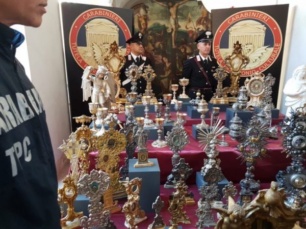 Furto di opere d’arte, l’Arma ritrova l’antica statua di San Michele sottratta a Monteroduni