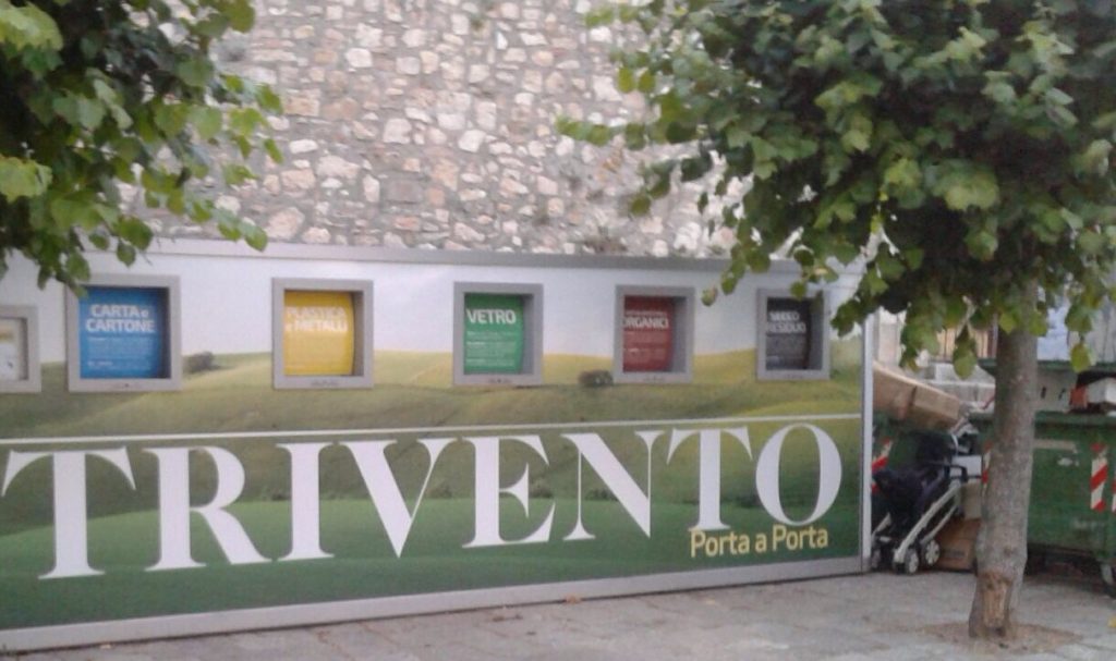 Raccolta porta a porta nel centro storico, Di Zanna: un disastro