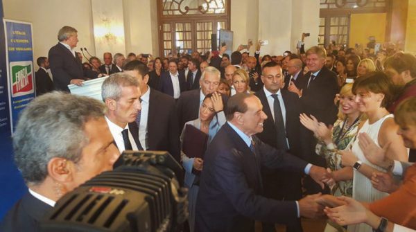 A Fiuggi il Cavaliere rilancia la sua leadership: spero che l’Europa mi restituisca l’onore