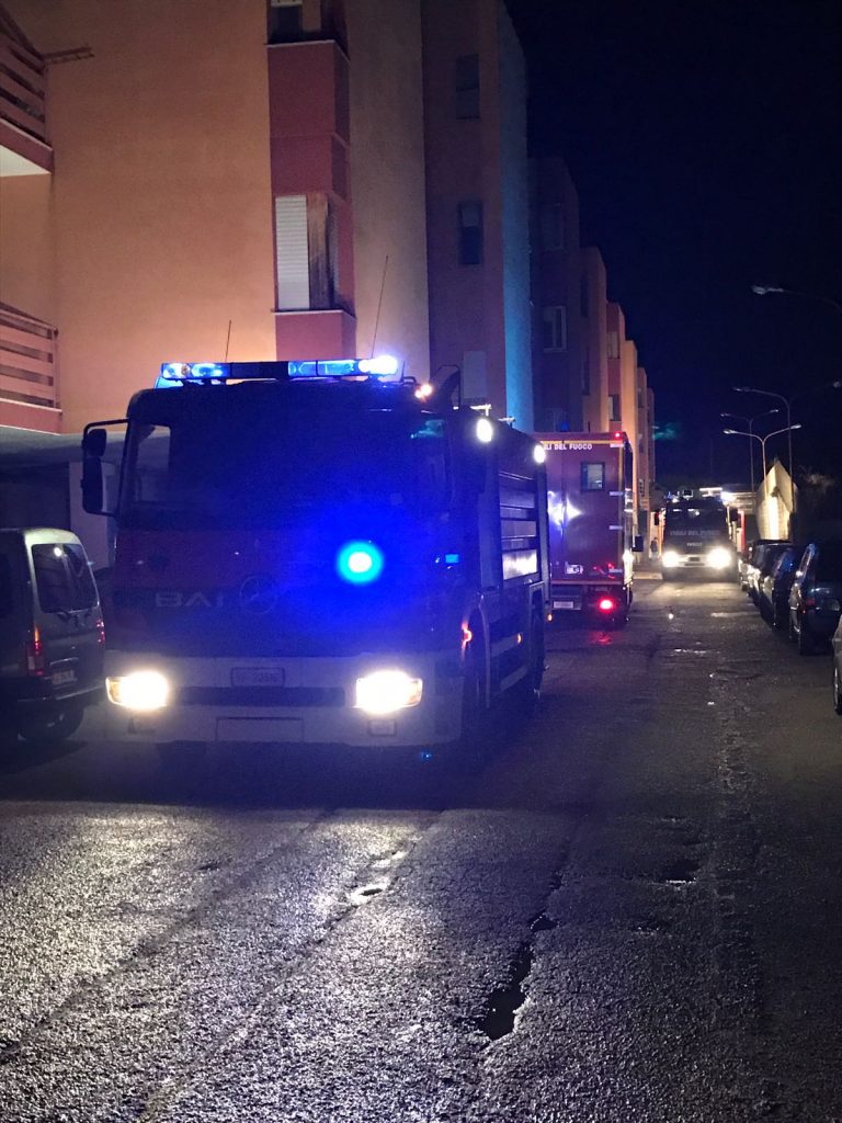 Fiamme nella notte in un garage a Campomarino