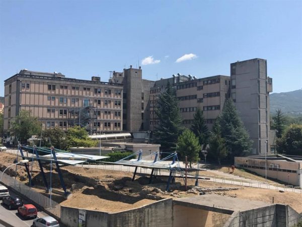 Caso meninigite a Isernia, il paziente lotta tra la vita e la morte. Escluso il contagio