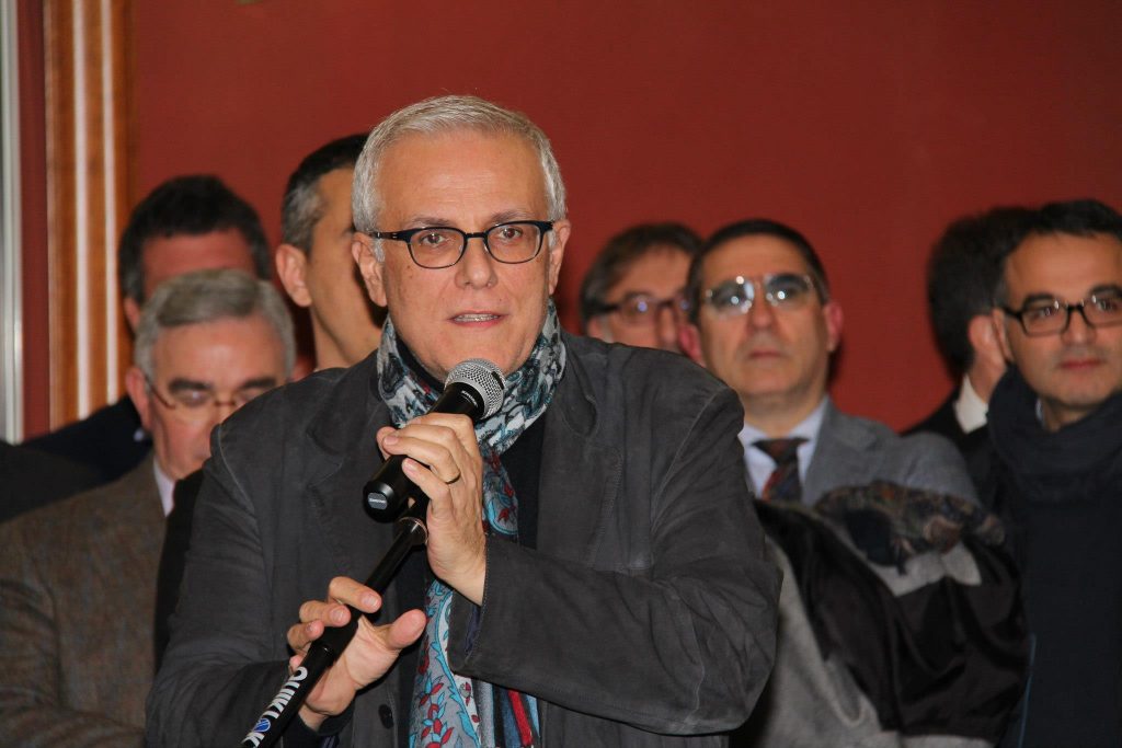 Renzi, Berlusconi e il destino di Ap: tutti guardano alla Sicilia. I moderati puntano sul Molise