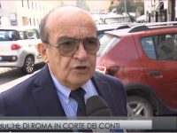 Gomme forate e pericoli per i pedoni. Le buche di Roma: una dannazione