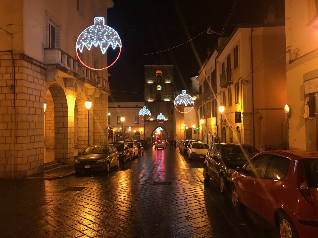 Natale a Isernia: si accendono le luci e pure le polemiche