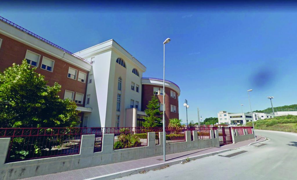 Istituto Montini di Campobasso, ancora doppi turni per gli alunni: slitta il trasferimento