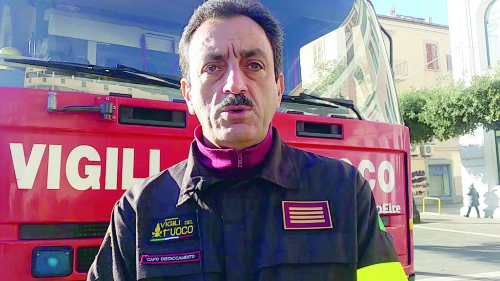 Bimba resta chiusa in auto a Termoli, salvata dai Vigili del fuoco