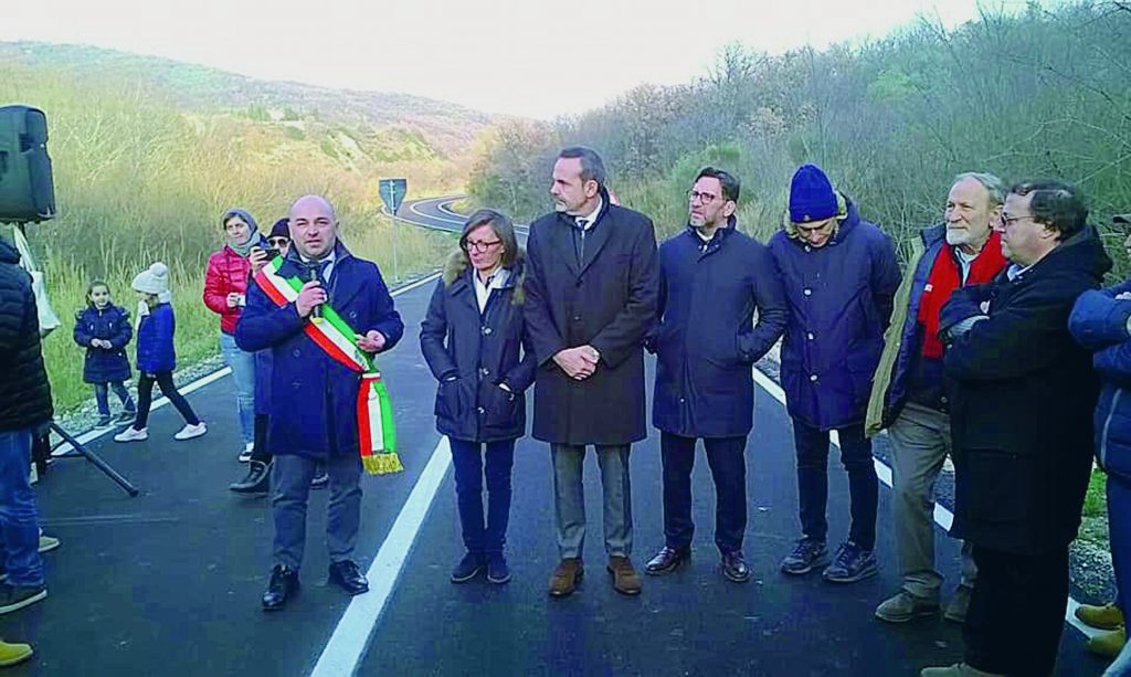 Strada ‘Colle d’Ambra’ off limits per Tir, autobus e mezzi agricoli