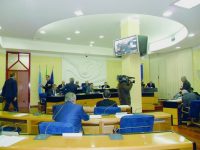 L’autostrada non si farà ma l’Aula salva la società