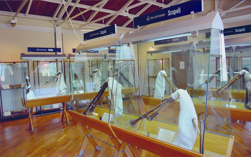 Musica etnica e tradizioni, sua ‘maestà’ la zampogna sul palco dell’auditorium di Isernia