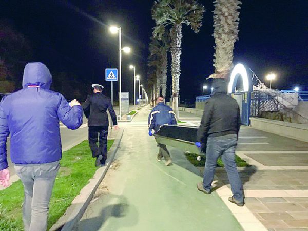 Cadavere sulla spiaggia di Termoli, la Procura disporrà l’autopsia sulla salma della 55enne