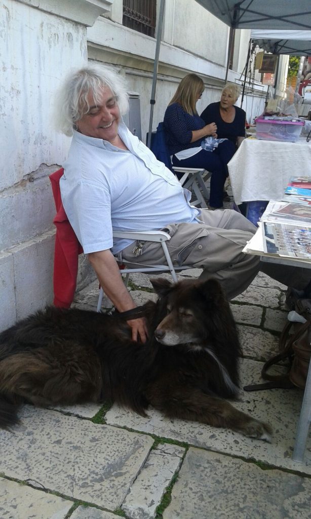 L’ultimo abbraccio a Giuseppe Cima, storico collezionista di Campobasso.