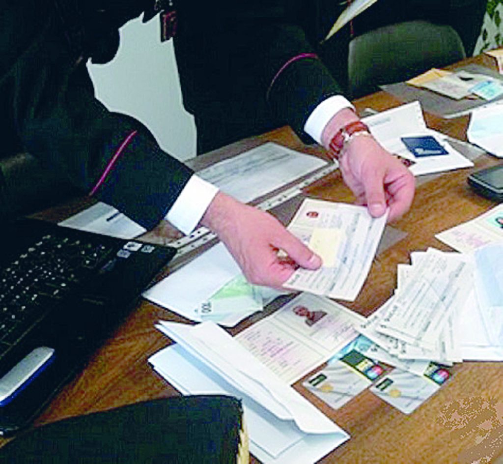 Monteroduni, fa scorta di dolci con assegni illeciti: scoperta la truffa