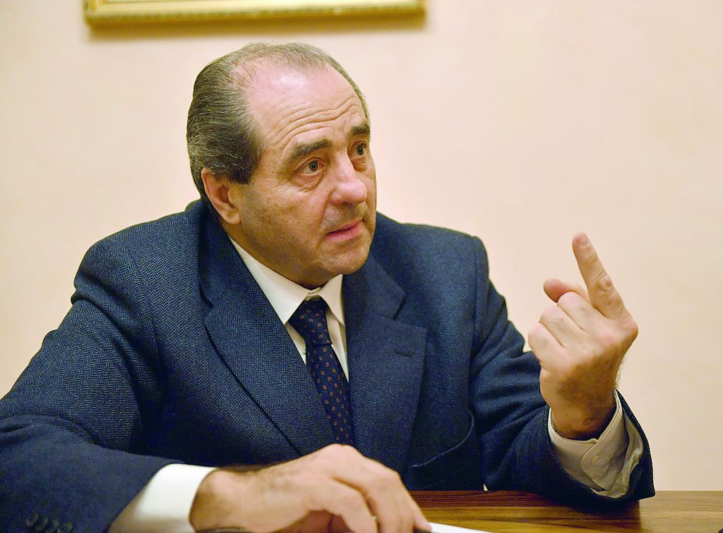 Ministro in un governo Di Maio-Salvini «Sempre a disposizione del Paese»