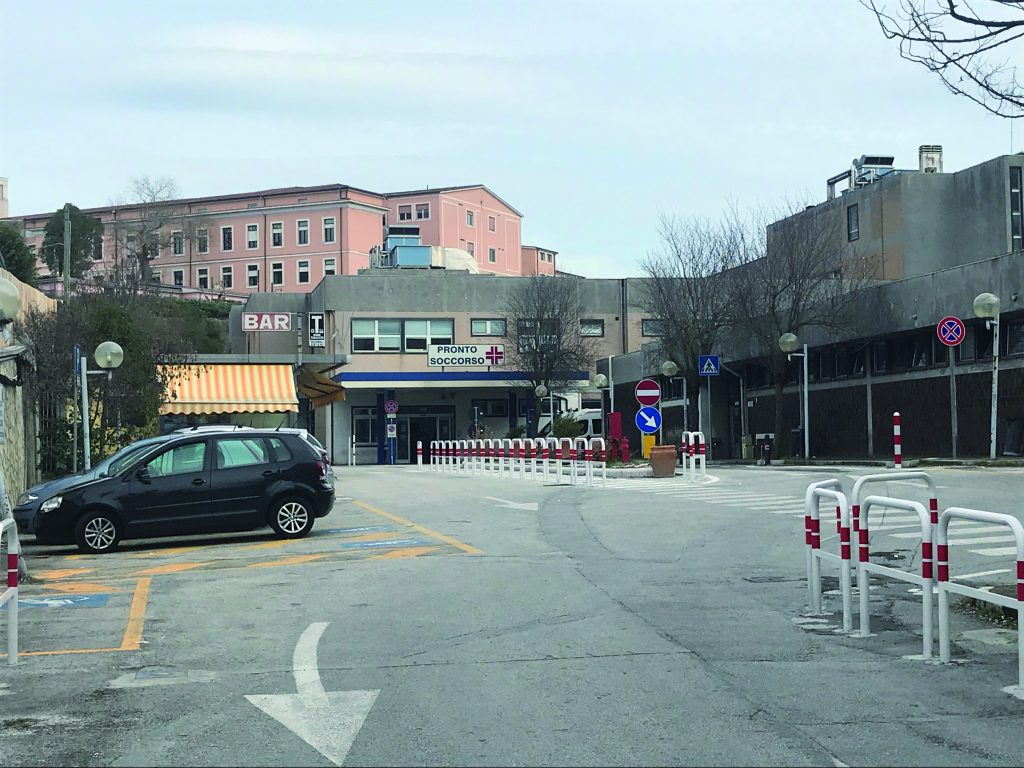 Isernia, pazienti fermi per giorni in pronto soccorso: è caos