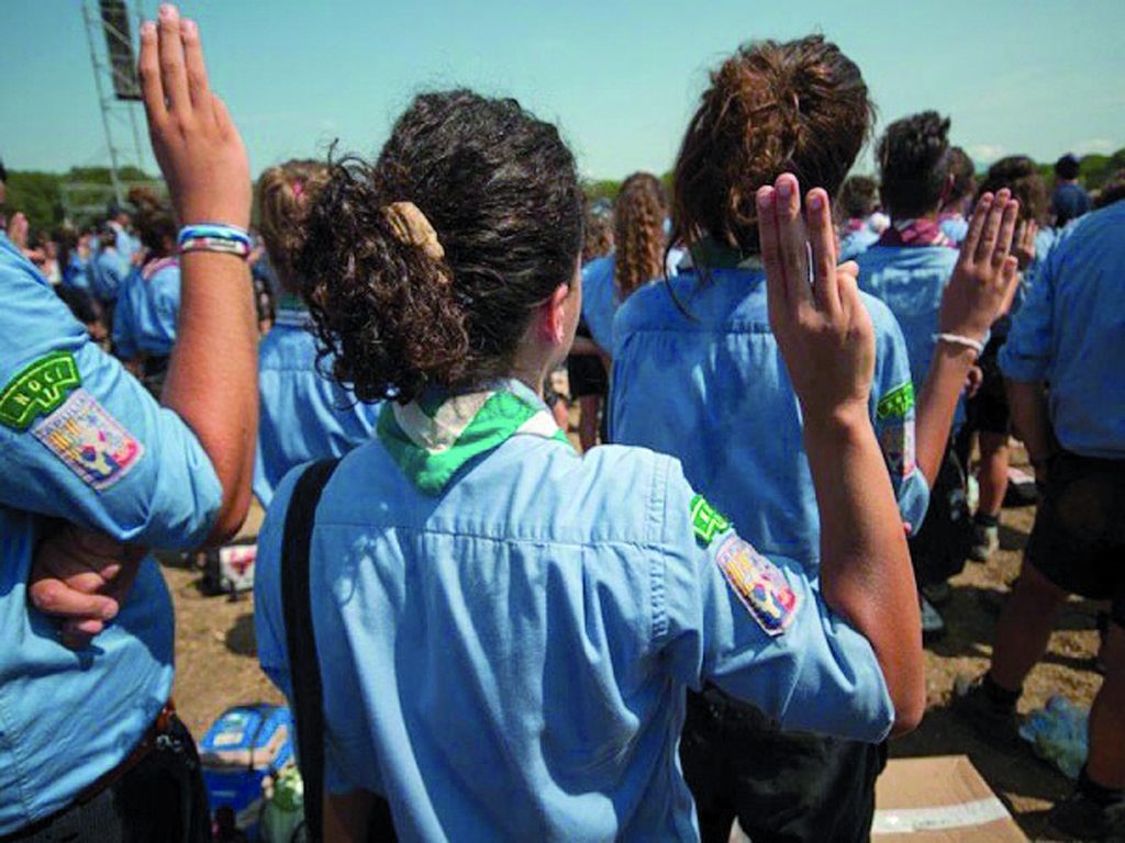 Isernia, due finti scout chiedono soldi per l’associazione. L’Agesci: «È una truffa»