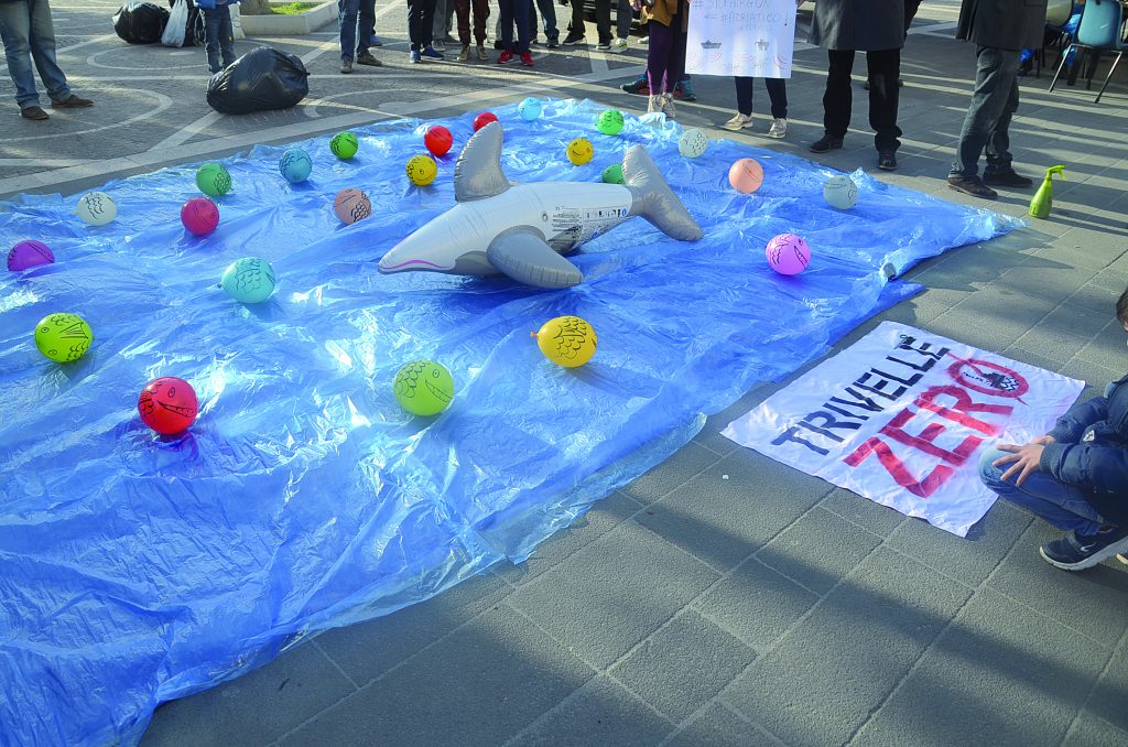 Termoli, flash mob per il mare contro air-gun e trivelle