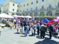 Isernia, migliaia di fedeli in festa per rendere omaggio al Santone