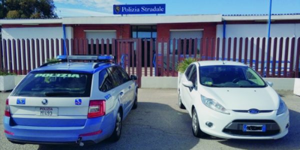 Vasto, Ford Fiesta rubata nelle Marche recuperata dopo l’inseguimento