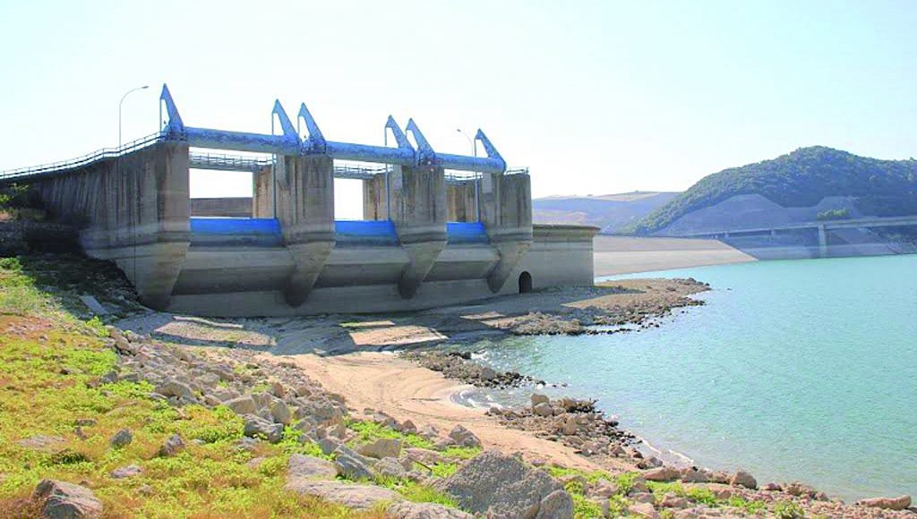 A Termoli case e attività a secco, flusso ancora non potabile