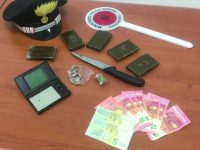 Termoli, mezzo chilo di hashish in casa: arrestato 22enne