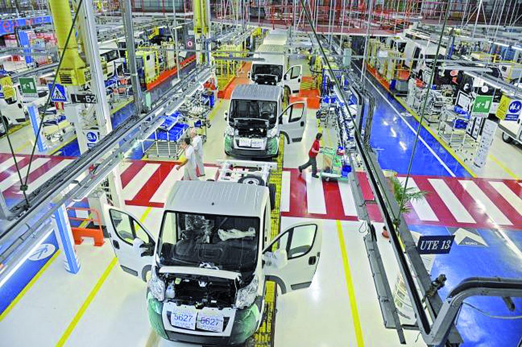 Esplode un quadro elettrico alla Sevel, ustioni alle mani per due operai