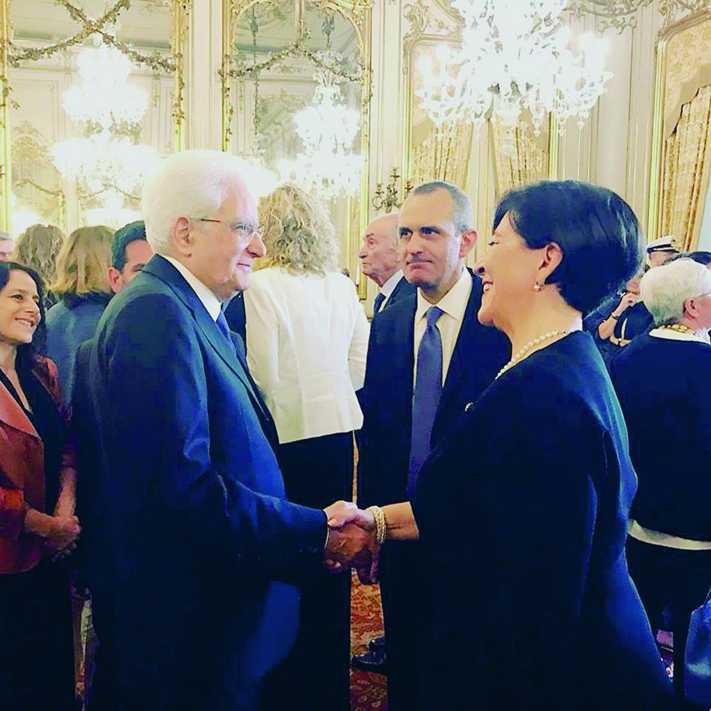 Primo atto da ministra: Trenta trasferisce il marito