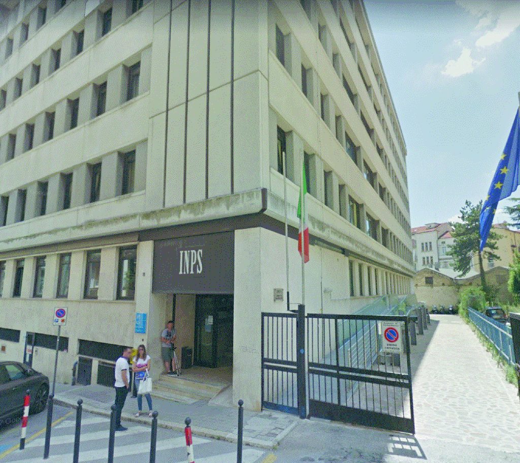 Da dicembre aspettano il reddito d’inclusione. Dall’Inps ammettono: problema di procedure