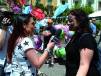 La festa, l’appartenenza e le sensazioni dei turisti: tutto in diretta su Teleregione