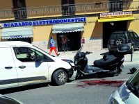 Scontro tra furgone e scooterone in via Colonia Giulia a Venafro, 50enne in gravi condizioni