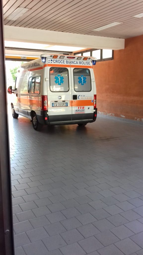 Pazienti in ospedale ma le ambulanze non ci sono, ancora caos a Venafro