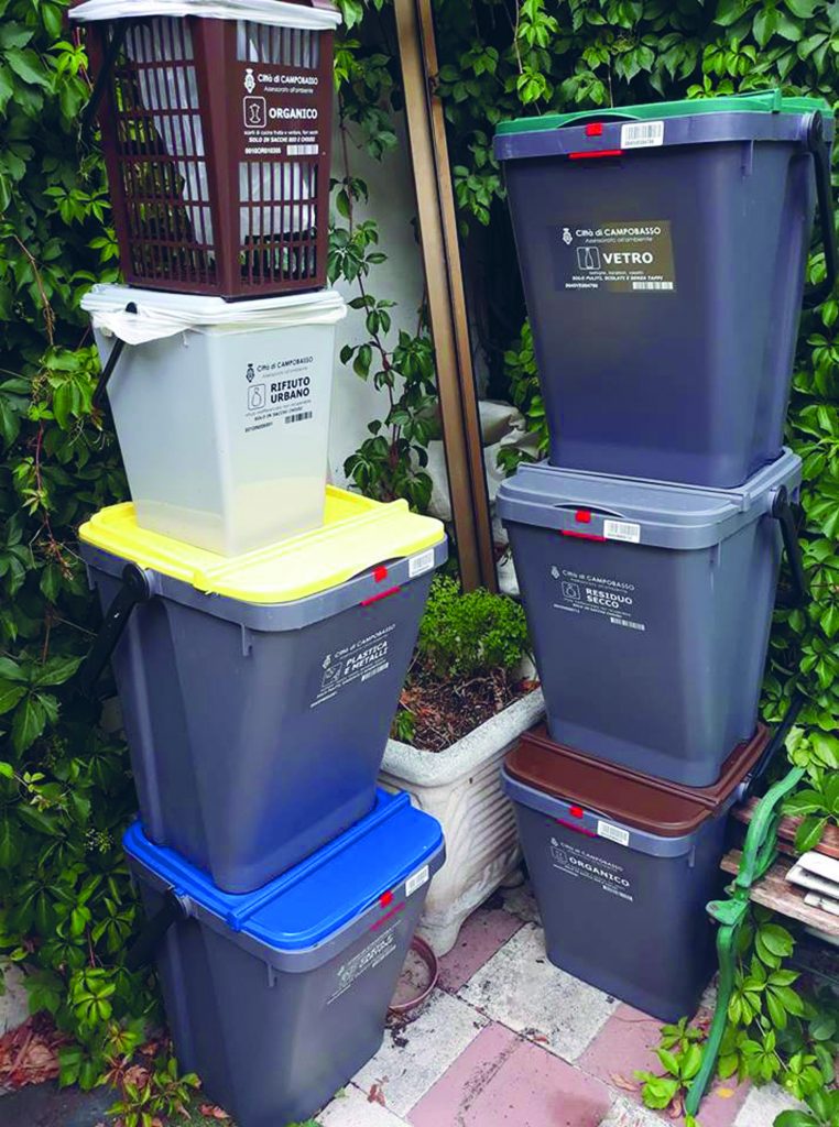 Differenziata al Cep di Campobasso, valanga di polemiche: troppi disagi per gli anziani