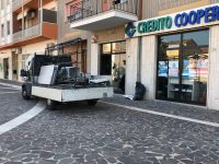 Non c’è tregua sulla costa per i bancomat, ancora un assalto esplosivo