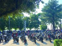 A Guglionesi rombo delle moto, colombe bianche e tanti applausi