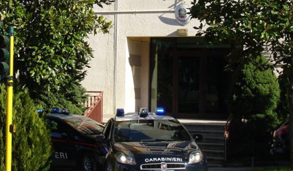 Spaccio di sostanze stupefacenti, cinque nei guai