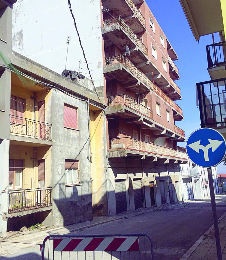 Guglionesi, altre 15 ordinanze di sgombero alla firma del sindaco Bellotti