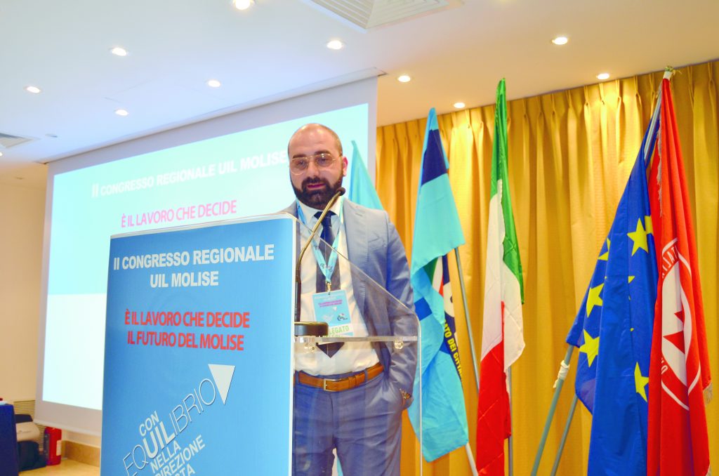 Il Ferragosto non è uguale per tutti, l’appello dei sindacati a boicottare lo shopping