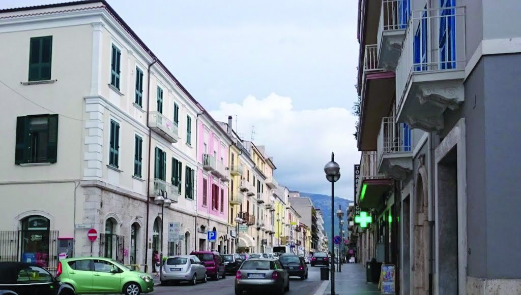 Raid di furti nei negozi di Isernia, è partita la caccia ai malviventi