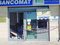 Montenero di Bisaccia, fanno esplodere il bancomat con la tecnica della marmotta