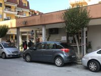 Il questore chiude il bar Oasi: a Isernia esplode la protesta