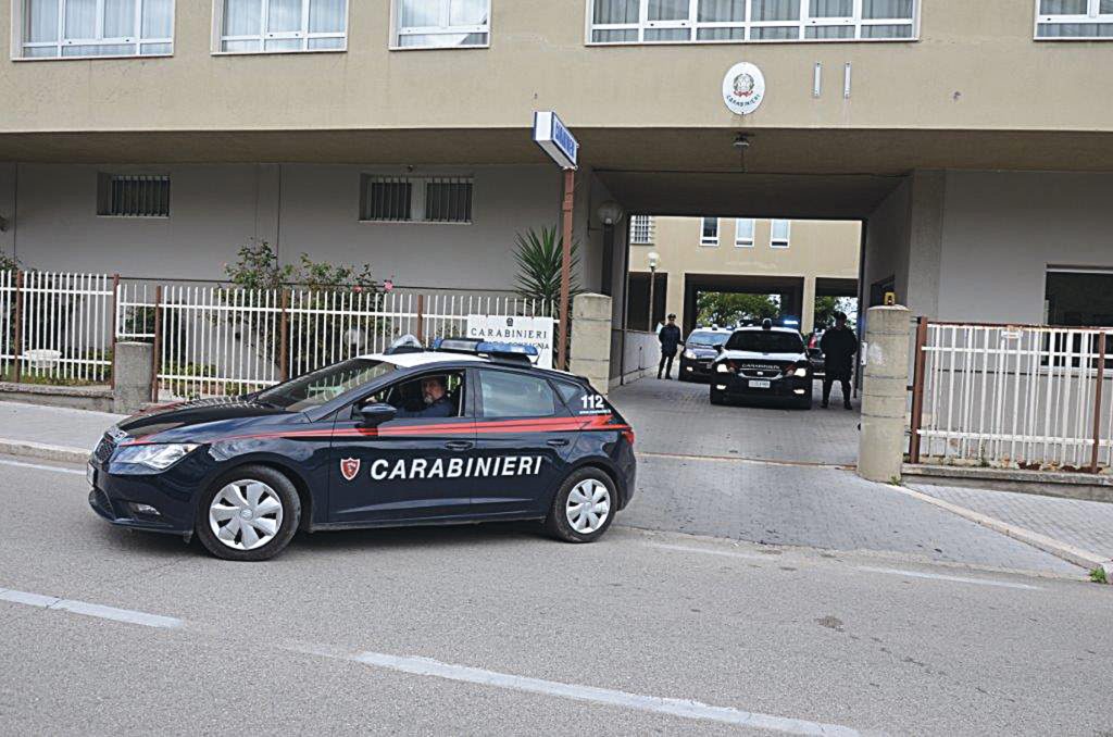 Larino, si spacciano per dipendenti Inps e lo derubano in casa
