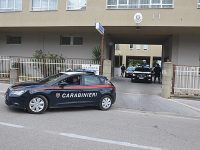 Larino, si spacciano per dipendenti Inps e lo derubano in casa