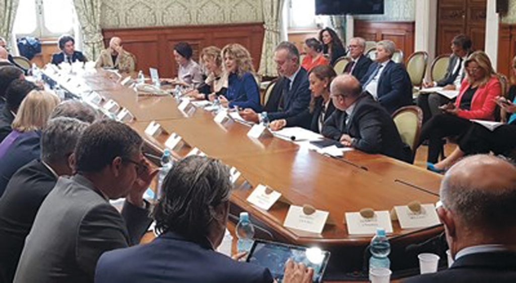 Fondi Ue, tavolo con Lezzi «Semplificazione essenziale»