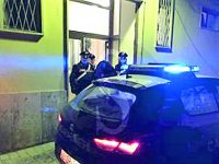 Venafro, sorvegliato speciale sorpreso in giro per i bar prende a calci e pugni i Carabinieri: arrestato