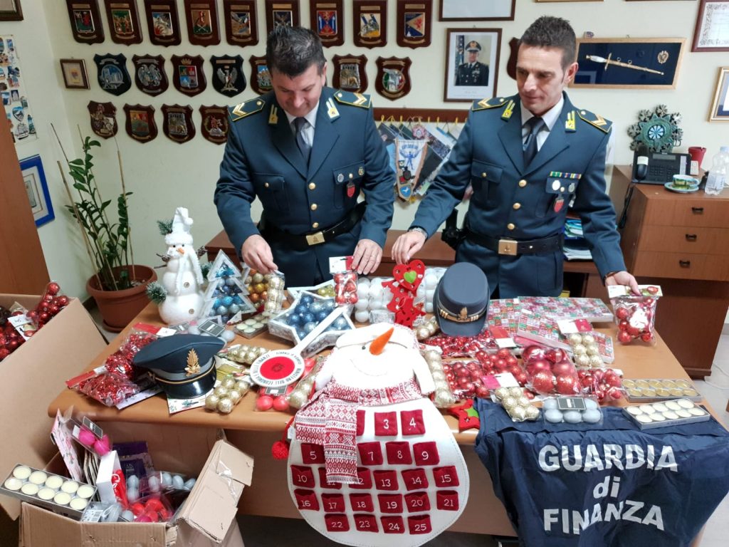 Termoli, addobbi natalizi pericolosi: è scattato il sequestro